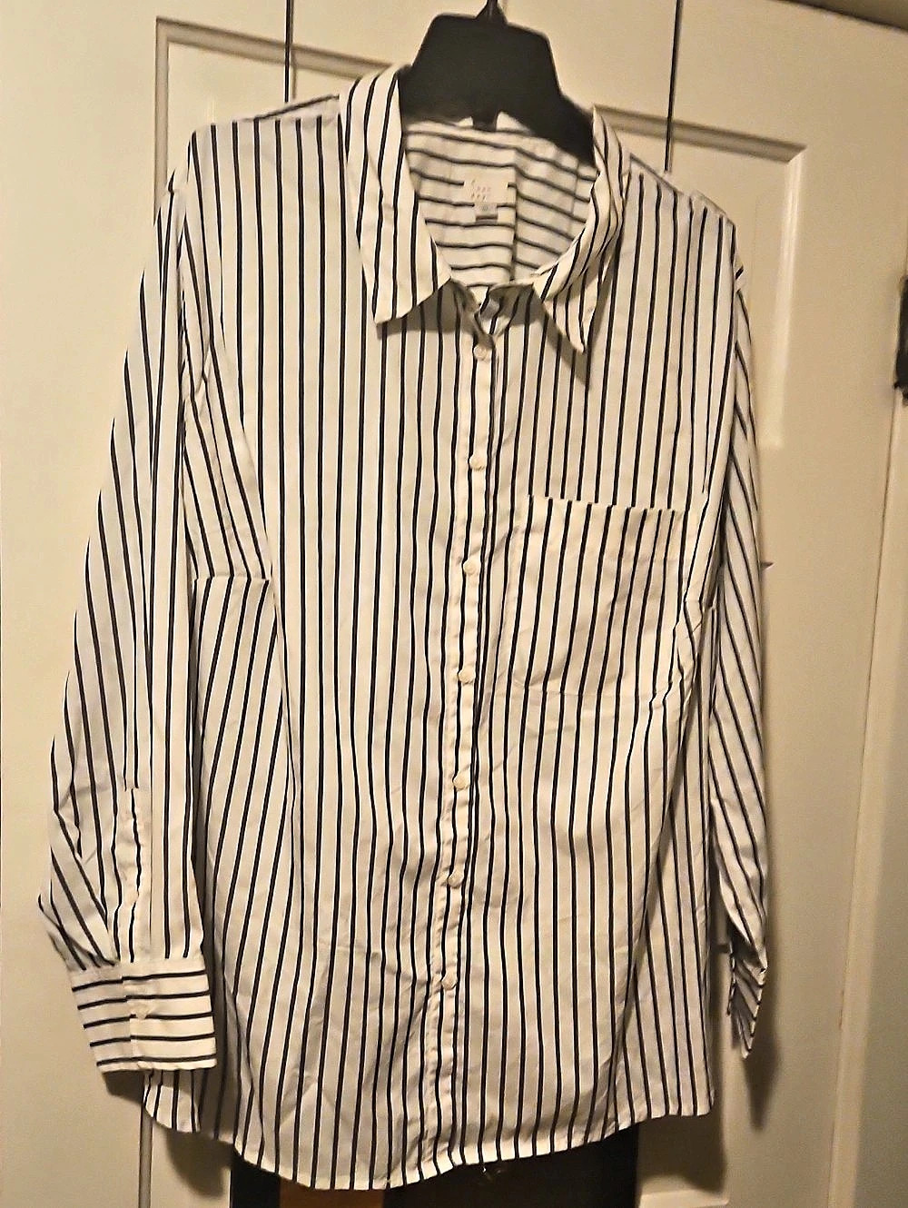 Universal Thread Long-Sleeve Collared Button-Down Shirt, White & Black